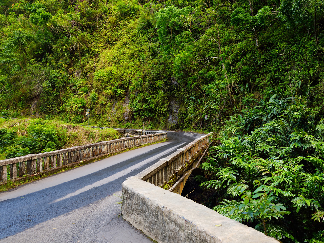 A narrow one-lane bridge along Maui's famous Road to Hana.