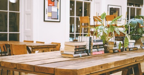 Featured Image Novel Suspects Thriller Series