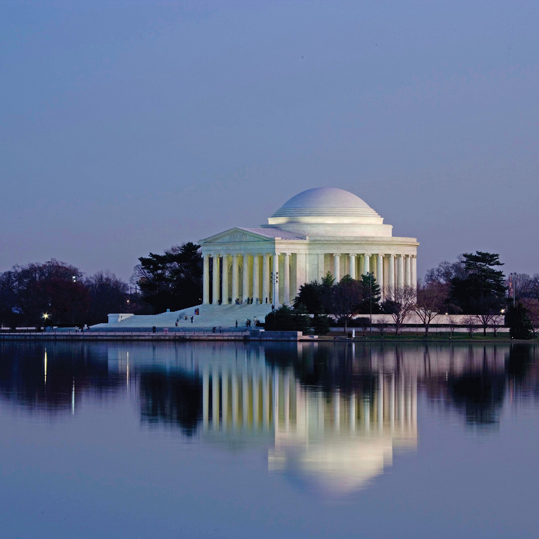 jefferson memorial reflecting on the water at night