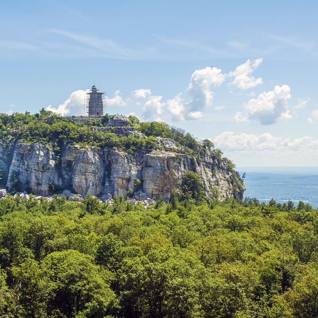 rocky outcropping in mohonk preserve