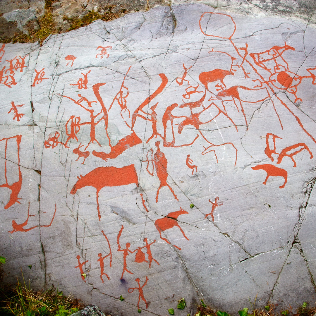 primitive red drawings on rock in Alta Norway