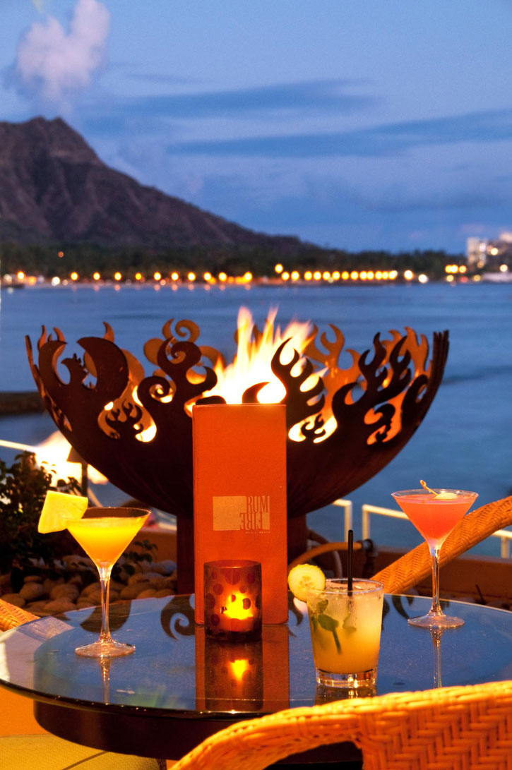 Cocktails at the Sheraton Waikiki RumFire's outdoor seating.