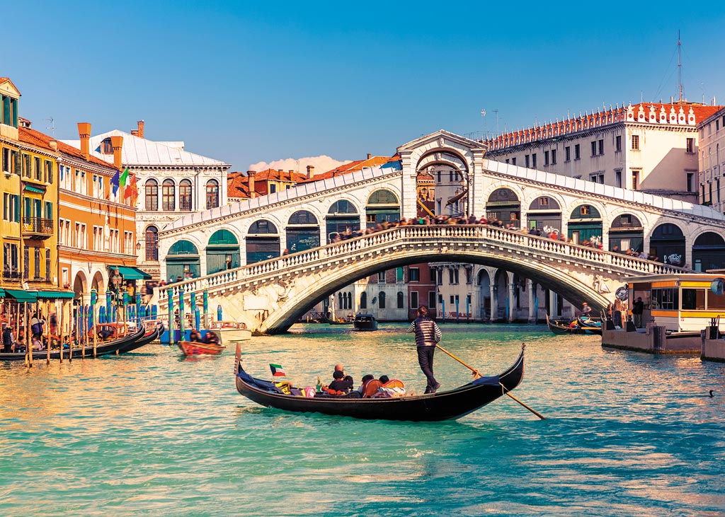 gondola in the canal near the Rialto Bridge