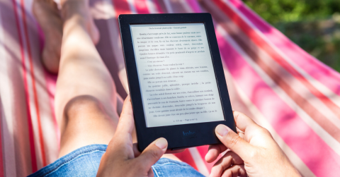 Ebook Reader in Hammock