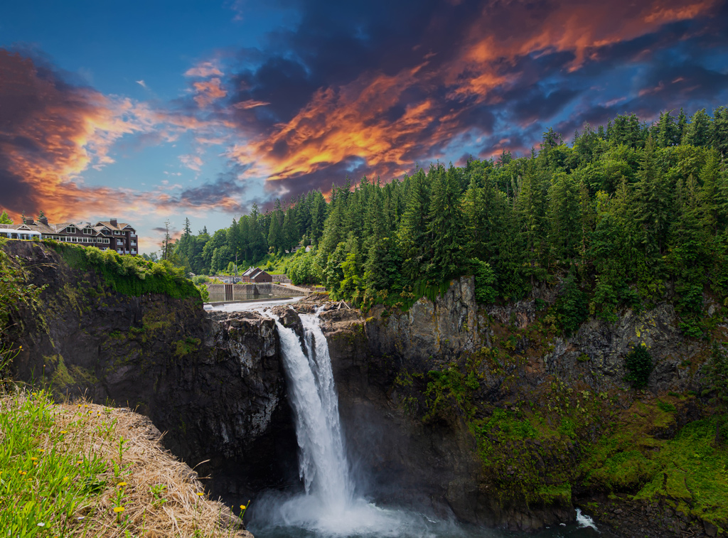 View of Snoqualmie Falls, near Seattle in the Pacific Northwest