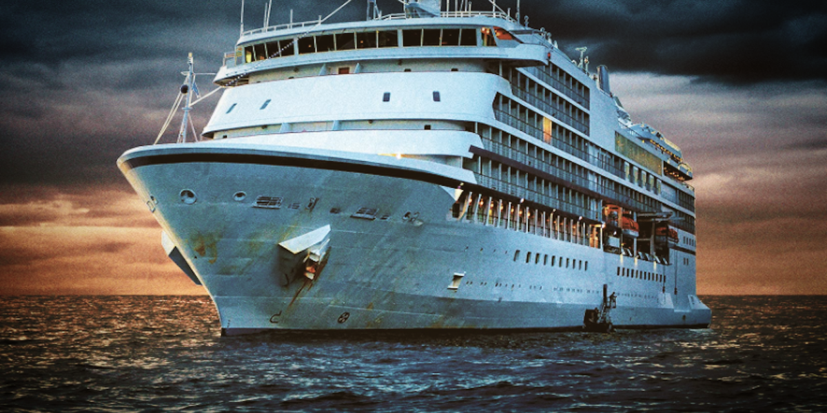 Why a Cruise Ship Is the Perfect Setting for a Serial Killer Novel_Novel Suspects