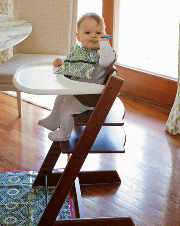 Keep-It Clean messy mat (on floor), designed by Kathy Beymer. Photo © Julie Toy, excerpted from Little One-Yard Wonders.