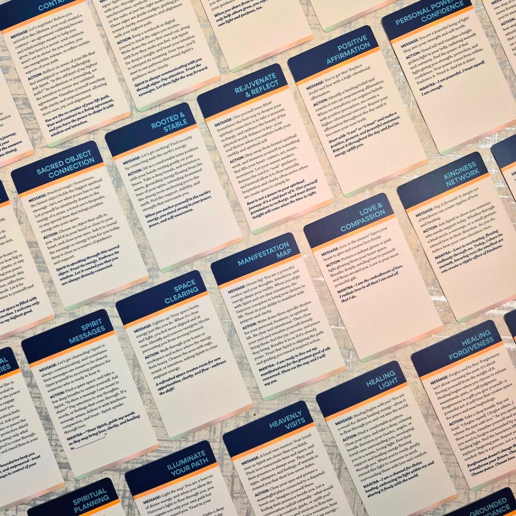 Photo of the cards of The Guide(s) Deck